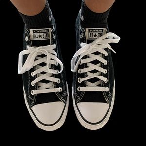 Black low top converse